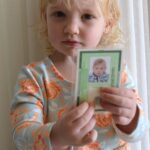 Faça como a Yasmin, tenha em mãos a sua Carteira de Identidade