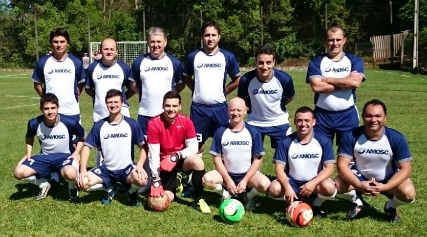 Em pé (esquerda para direita): Marcelo, Sedenir, Valdecir, Luciano, Weiller e Darlan. Agachados (esquerda para direita): Roberto, Carlos, Matheus, Paulo, Alan e Moriciel.